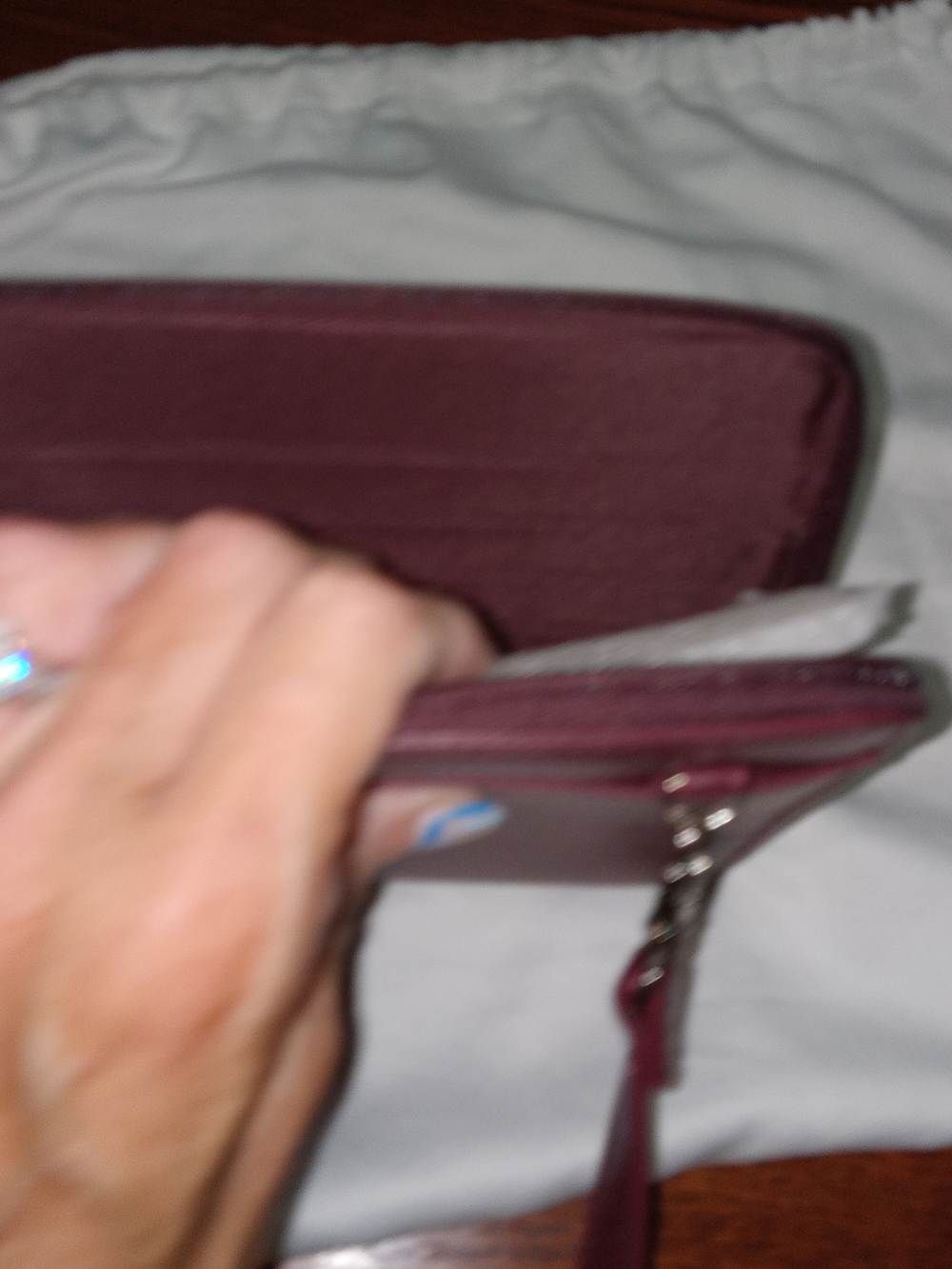 Burgundy Leather Crossbody Purse. - Picture 3 of 4